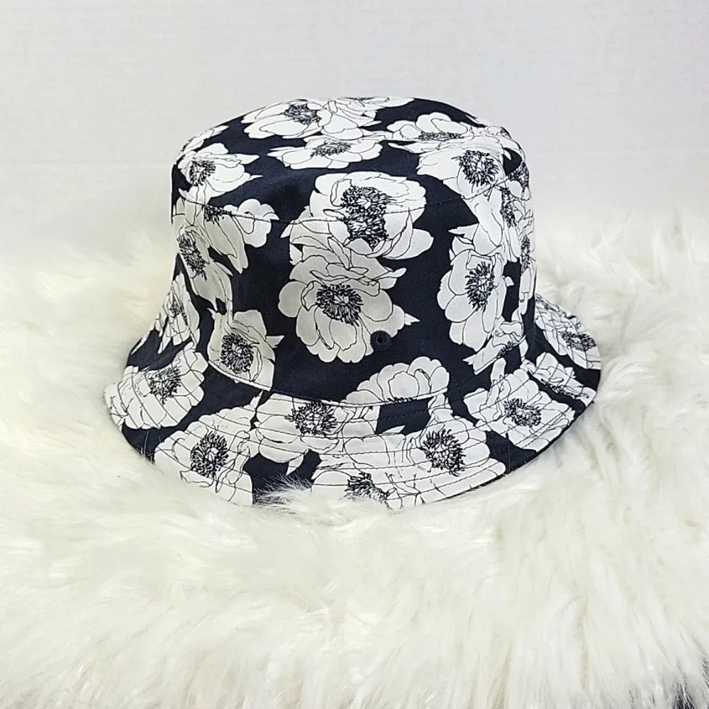 STEVE MADDEN Blue‎ and White Floral Bucket Hat